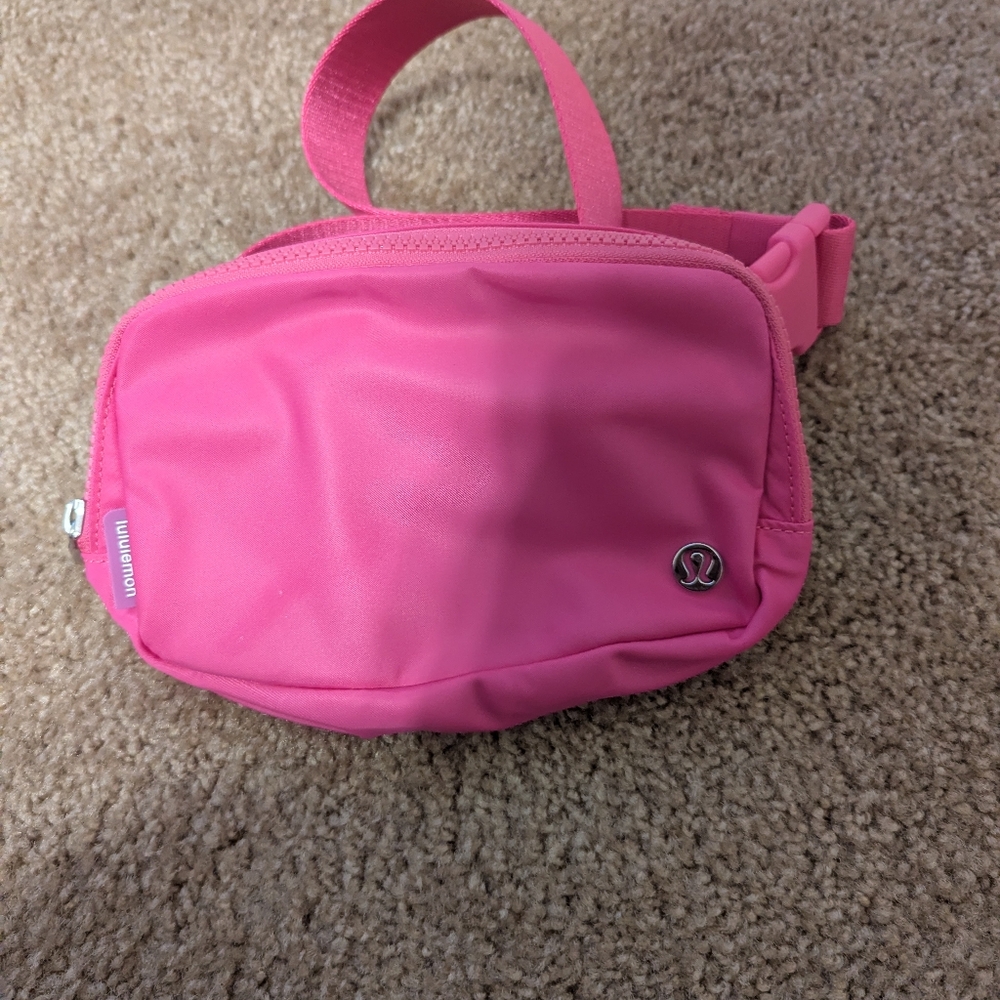 Lululemon Belt Bag Sonic Pink